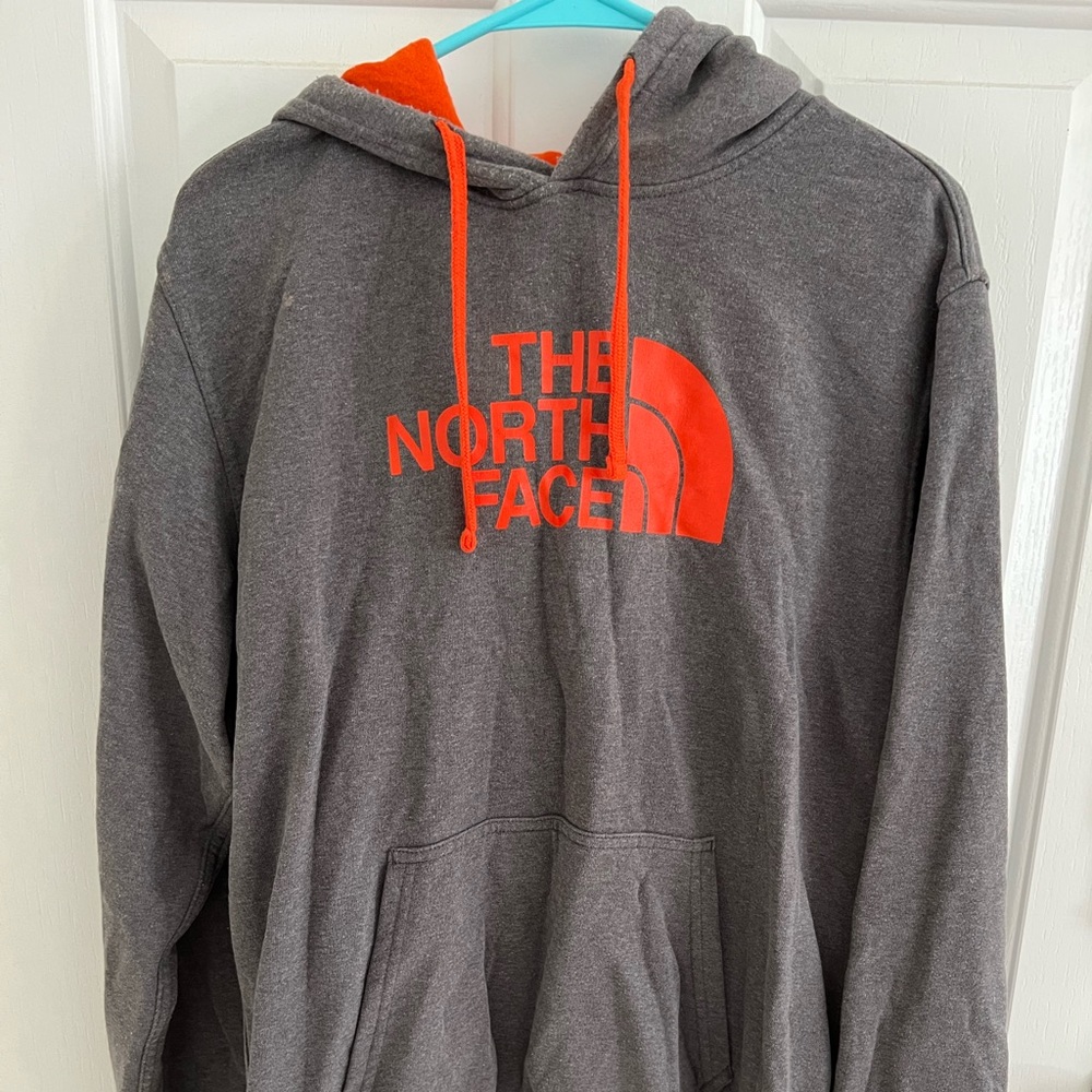 Men’s North Face Sweatshirt